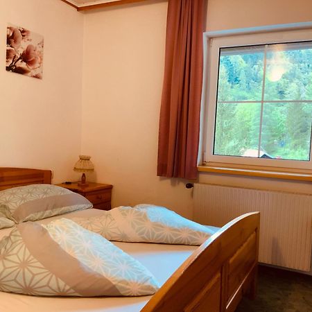 Motel Brunner Apartments & Zimmer 바트 아이젱카펠 객실 사진