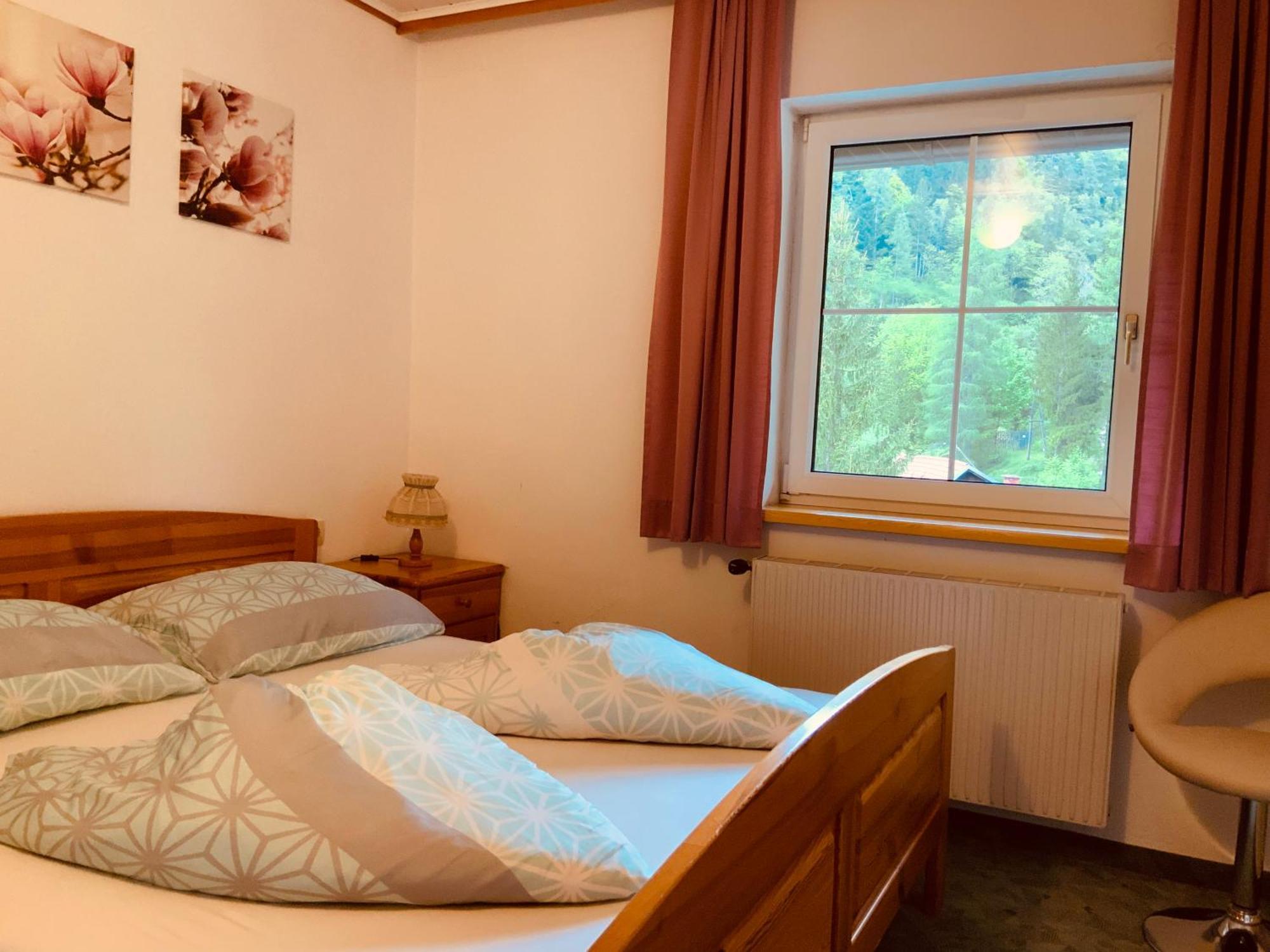 Motel Brunner Apartments & Zimmer 바트 아이젱카펠 객실 사진